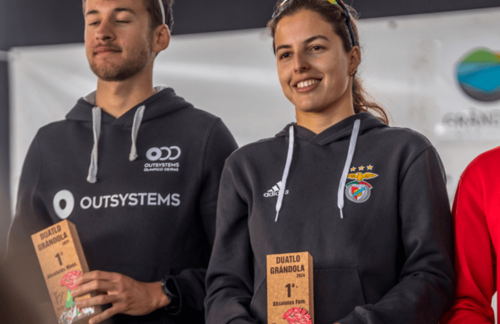 2 modelos de prémios em cortiça: medalhas e troféus