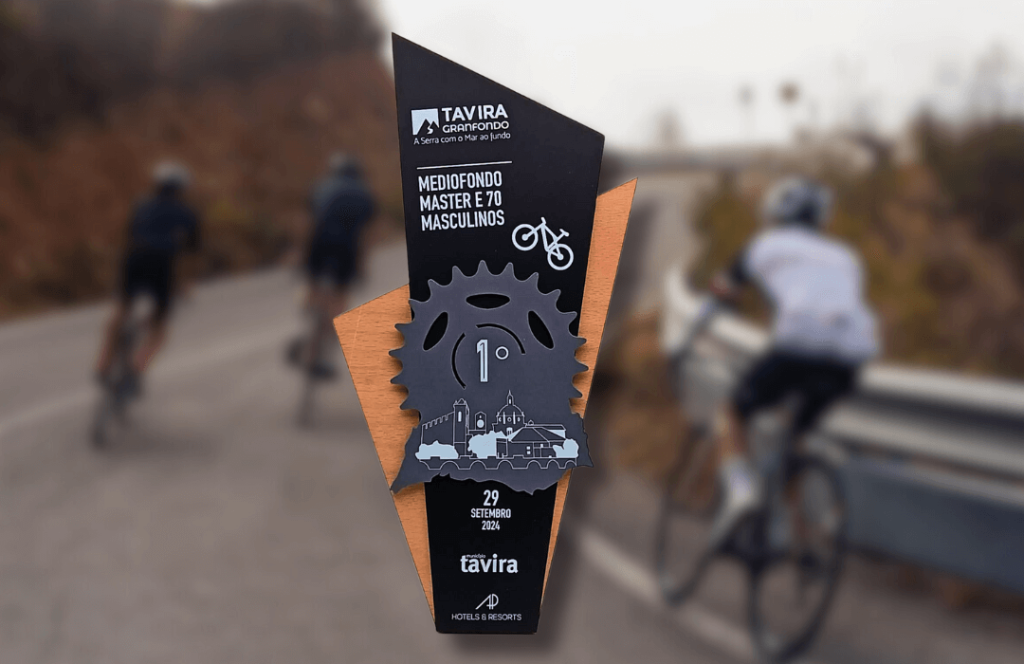 Exemplos de troféus em madeira: ALUT, UTAX, Tavira Granfondo